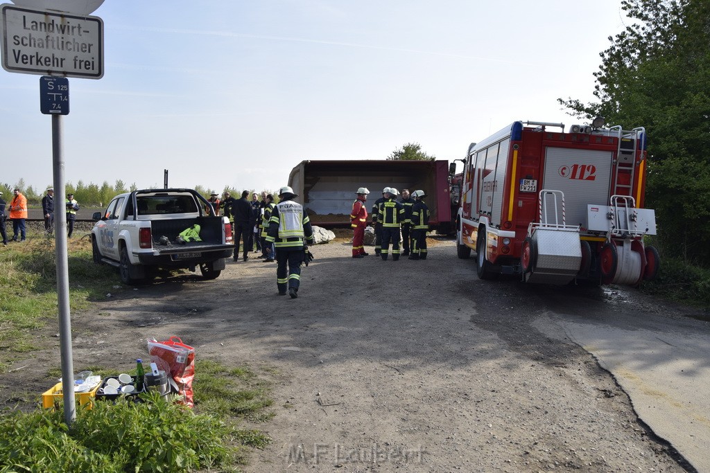 Schwerer VU LKW Zug Bergheim Kenten Koelnerstr P206.JPG - Miklos Laubert